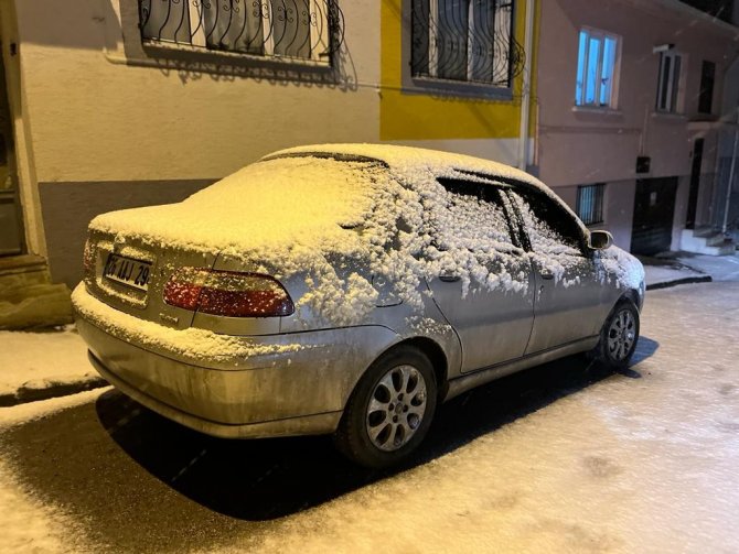 Eskişehir’de beklenen kar yağışı başladı