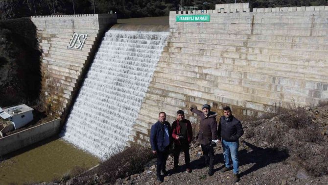 Barajların doluluk oranı memnun ederken, boşa akan suya dikkat çektiler