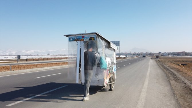 Hac için İngiltere'den yürüyerek yola çıkan Iraklı, Konya'ya ulaştı