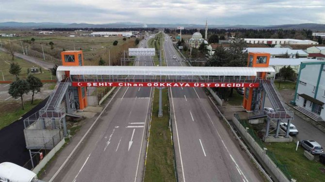 Şehidin adı görev yaptığı kurumun önündeki üst geçide verildi