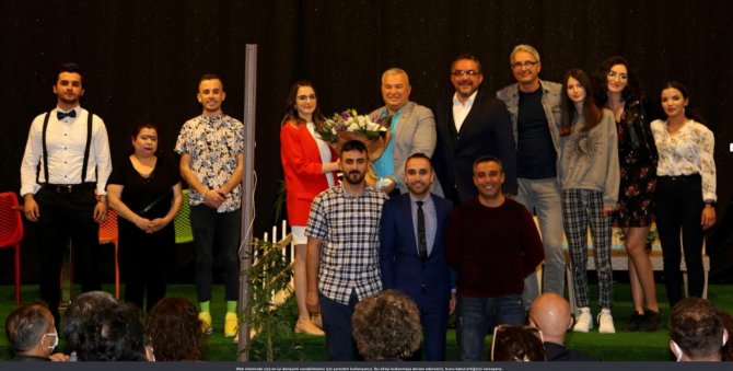 Bakan Çavuşoğlu’ndan ALTSO Tiyatro Kulübü’ne tebrik