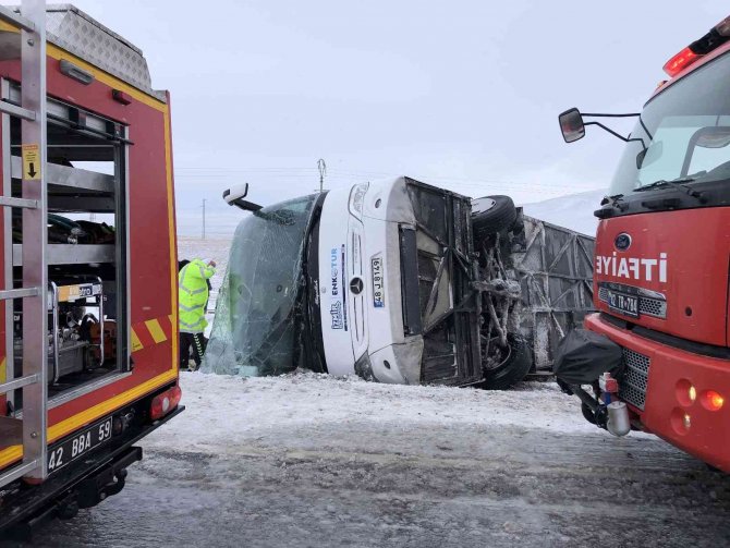 Konya’da otobüs şarampole devrildi: 5 ölü, 42 yaralı