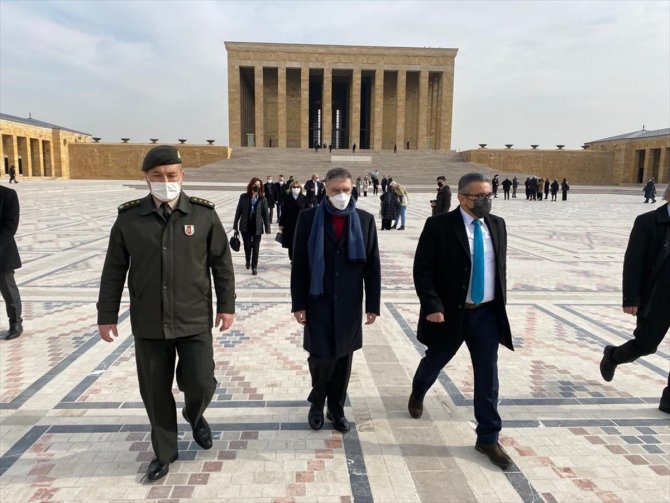 Nobel ödüllü Aziz Sancar, Anıtkabir'i ziyaret etti