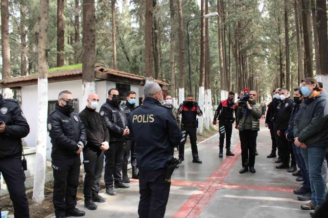 Şehit polis Kaplan, mezarı başında anıldı