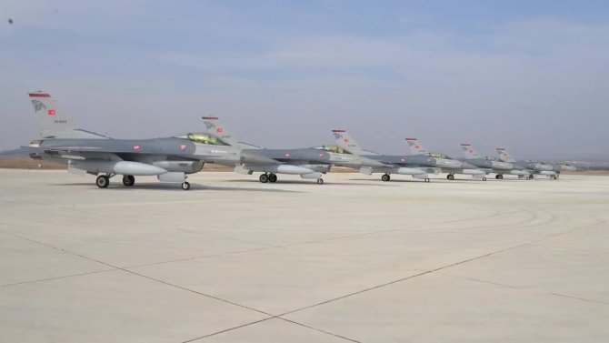Türk F-16’larından Karadeniz’de önleme eğitimi