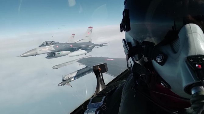 Türk F-16’larından Karadeniz’de önleme eğitimi