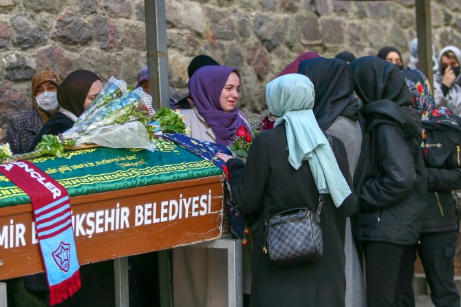 Konya'daki otobüs kazasında hayatını kaybedenler son yolculuklarına uğurlanıyor