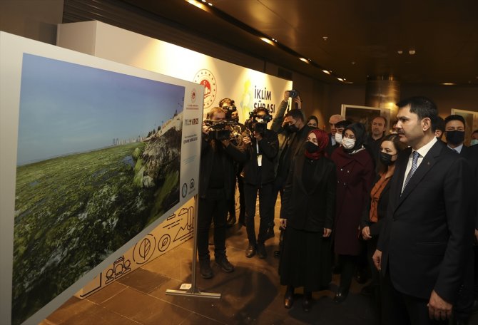 Bakan Kurum, İklim Şurası'nda fotoğraf sergisinin açılışını yaptı