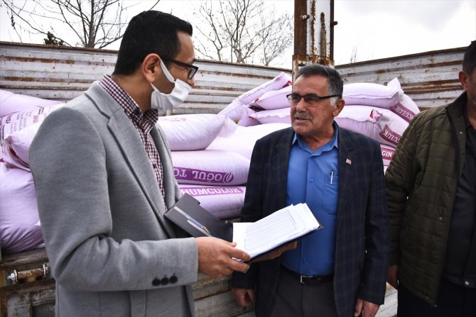 Konya'da yürütülen projeyle çiftçiye arpa, mercimek ve nohut tohumu dağıtıldı