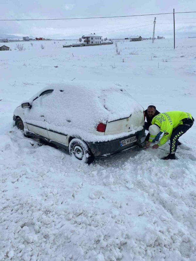 Konya’da şehirler arası yollar ulaşıma açıldı