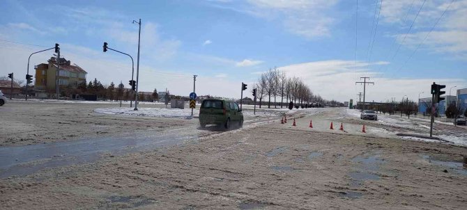 Konya’da şehirler arası yollar ulaşıma açıldı