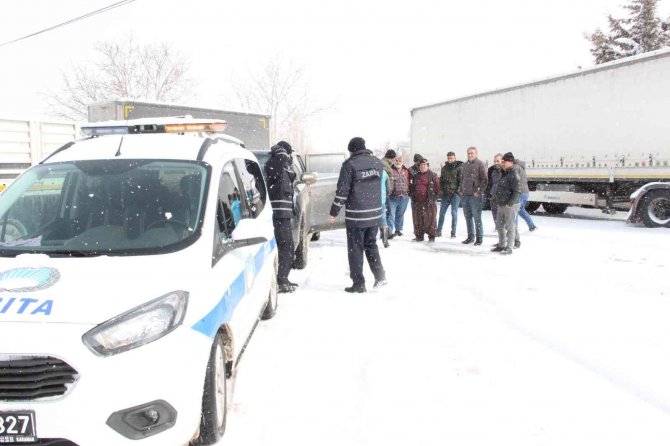 Ağır tonajlı araçlara 24 saattir kapalı olan Karaman-Mersin yolu ulaşıma açıldı