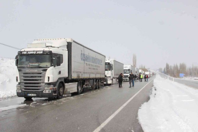 Ağır tonajlı araçlara 24 saattir kapalı olan Karaman-Mersin yolu ulaşıma açıldı