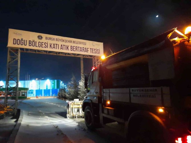 Bursa’da 24 saatte 455 mahalle yolunu ulaşıma açıldı