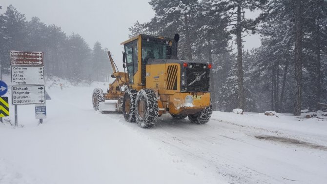 Bursa’da 24 saatte 455 mahalle yolunu ulaşıma açıldı