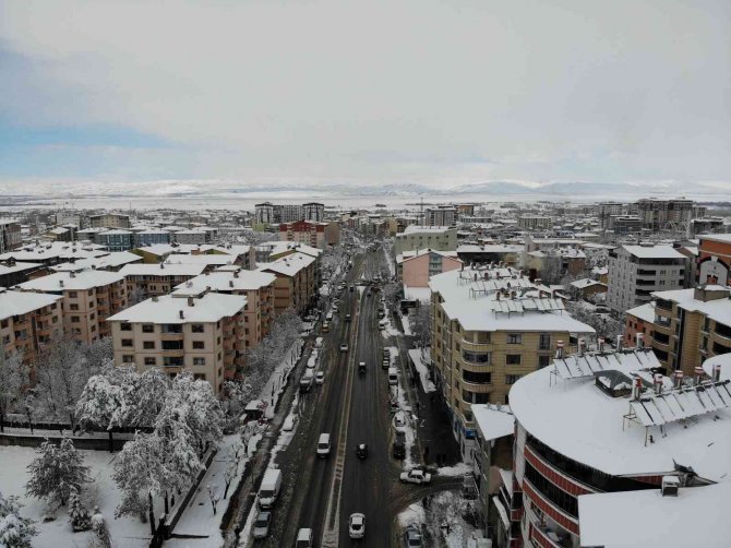 Muş’ta 159 köy yolu ulaşıma kapandı