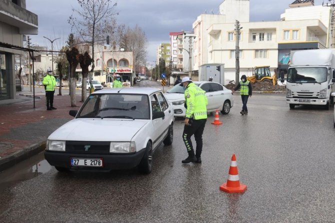 Trafik denetimleri sürüyor