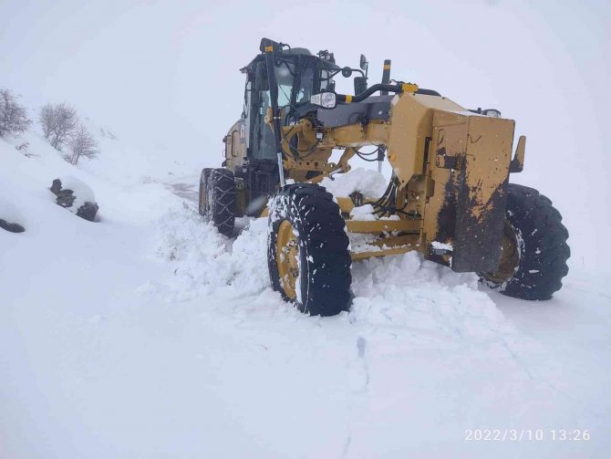 Elazığ’da 86 köy yolu ulaşıma kapandı