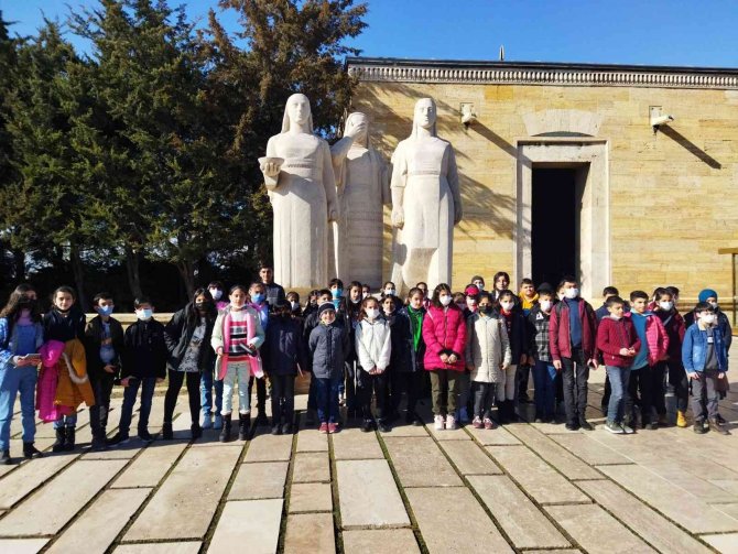 Ağrılı çocuklar Anıtkabir’de