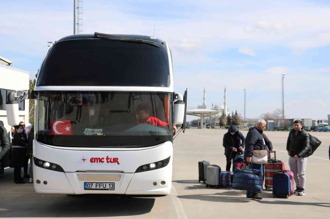 Bombanın düştüğü yer dümdüz oluyor