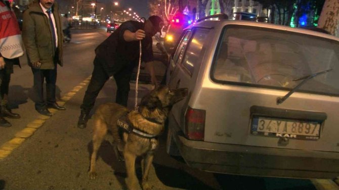 Narkotik köpekli trafik denetimi, araçlar didik didik arandı