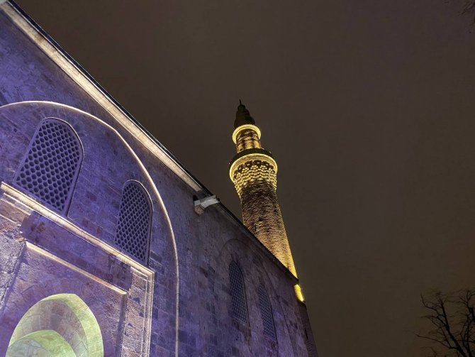 Ramazanın müjdecisi Berat Kandili Ulu Camii’nde idrak edildi