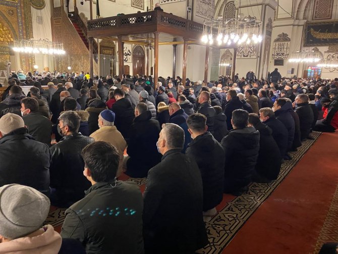 Ramazanın müjdecisi Berat Kandili Ulu Camii’nde idrak edildi