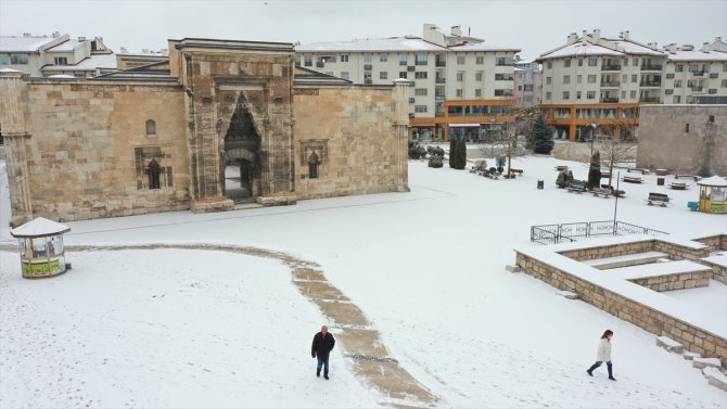 İç Anadolu'da kar yağışı devam ediyor
