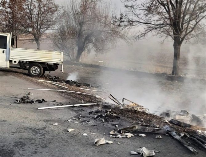 Konya'da seyir halindeki kamyonetin kasasında yangın çıktı