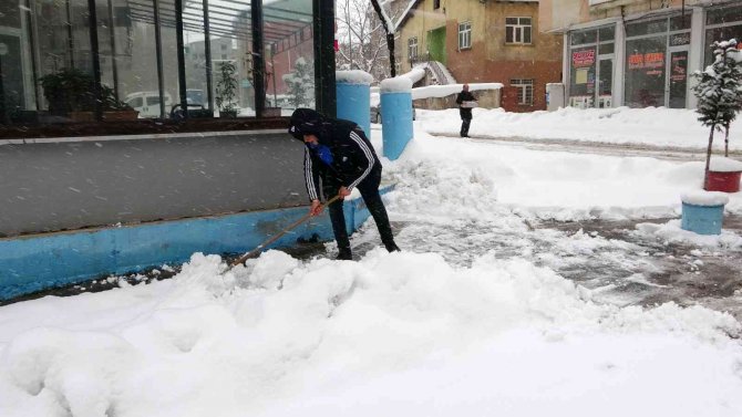 Muş’ta 113 köy yolu ulaşıma kapandı