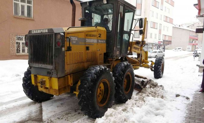 Muş’ta 113 köy yolu ulaşıma kapandı