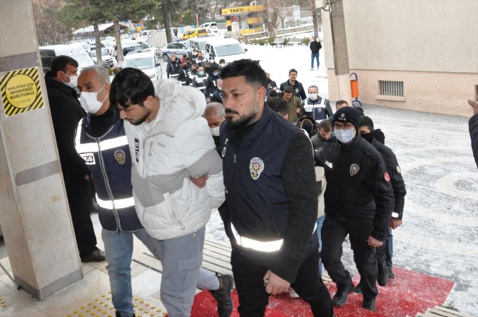 Konya merkezli dolandırıcılık operasyonunda 13 zanlı tutuklandı