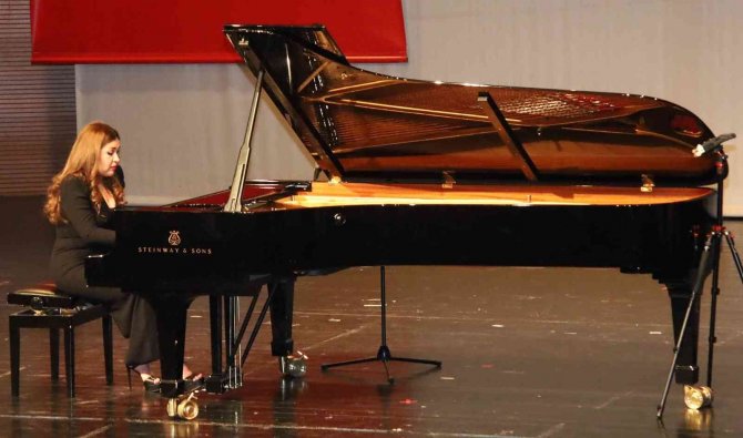 Azerbaycanlı sanatçılardan Bursa’da piyano resitali