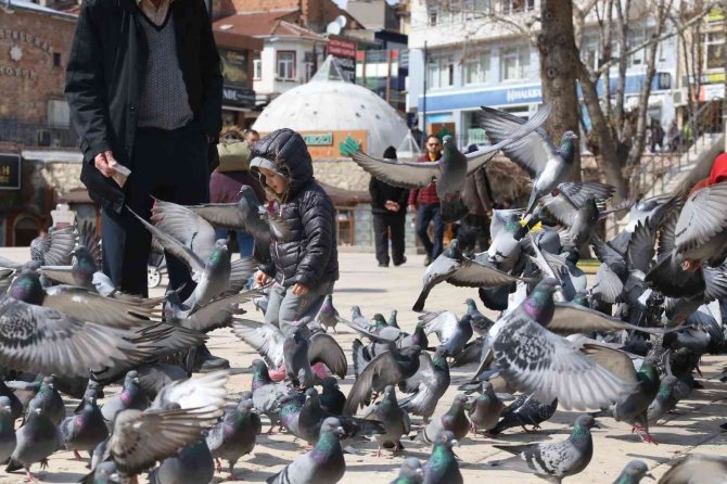 6 ay sonra gelen bahar havası vatandaşları sokağa döktü