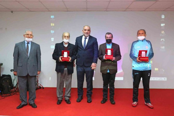 Başkan Sandıkçı: “Yaşlılara saygı bir gün değil, bir ömür olmalı”