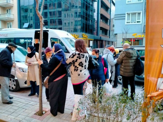 Turistik gezilerin durağı leblebiciler oldu