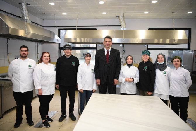 Turizm fakültesi öğrencileri sordu, Başkan Kocaman cevapladı