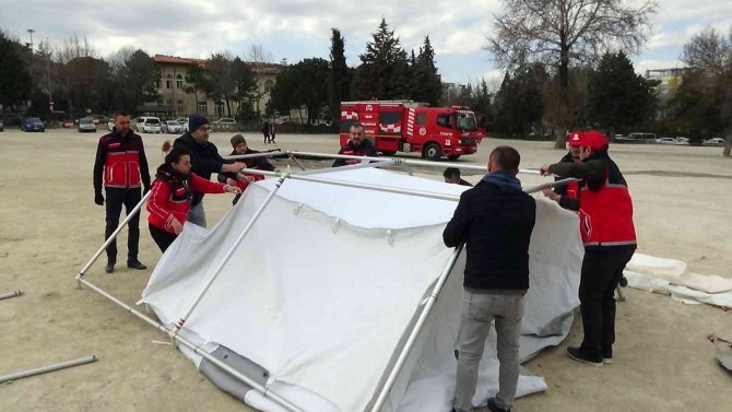 Uşak’ta 5.8 şiddetinde depreme hazırlık tatbikatı yapıldı