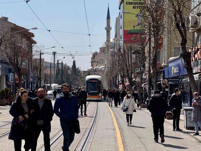 Bahar sonunda yüzünü gösterdi