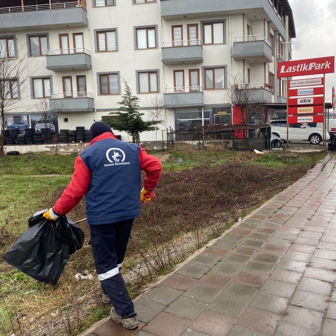 Ekipler sokakları pırıl pırıl yaptı