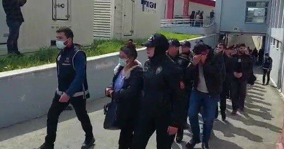 Konya'da sınavlara kopya düzeneği hazırlayan suç çetesi çökertildi