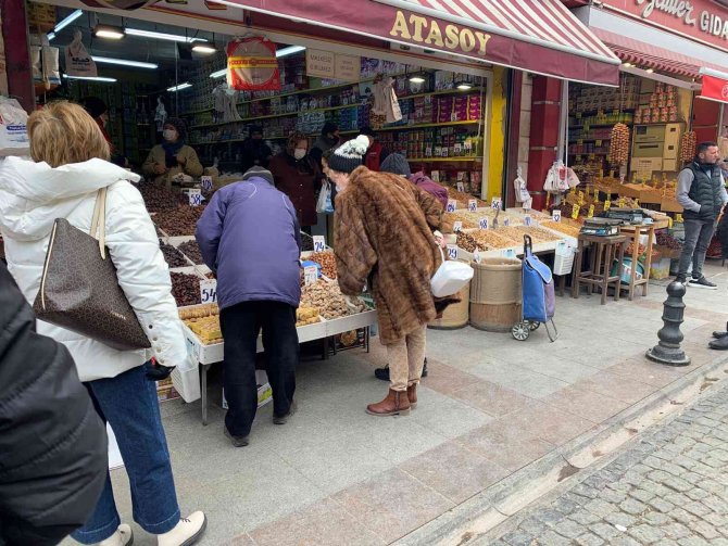 Ramazanın bereketi çarşıya yansımaya başladı