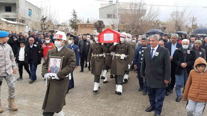 Şehit Uzman Çavuş Mahmut Güleş son yolculuğuna uğurlandı