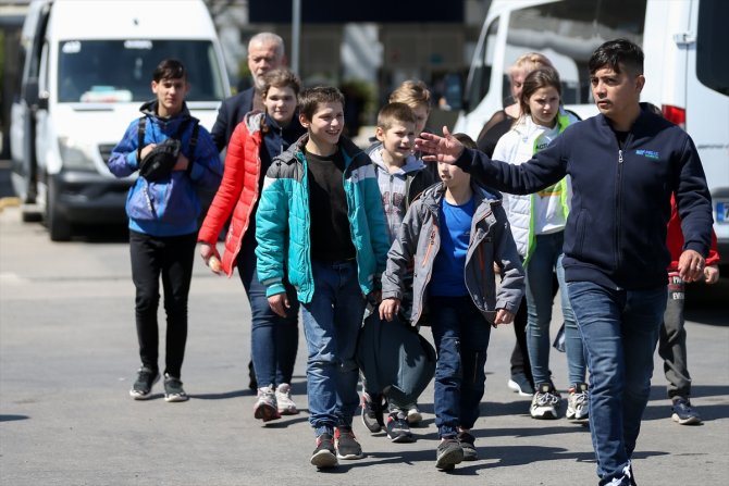 Ukrayna'dan tahliye edilen yetimler Antalya'da güvende hissediyor
