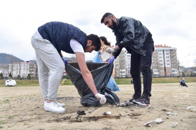 Çöpten ihtiyaç sahiplerinin sağlık giderleri karşılanacak