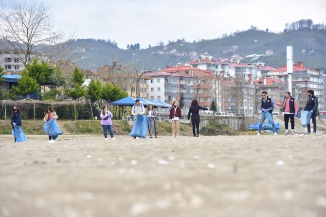 Çöpten ihtiyaç sahiplerinin sağlık giderleri karşılanacak