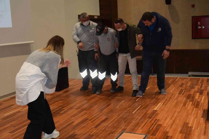 Hastane personeline doğru iletişimin önemi anlatıldı