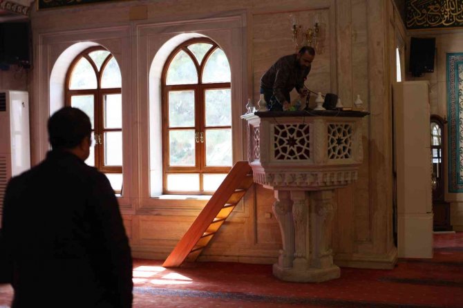 Konya’da camiler teravih namazına hazır