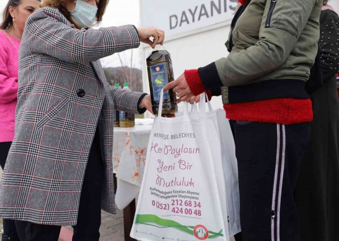 Zeytinyağları ihtiyaç sahiplerine ulaştırılıyor