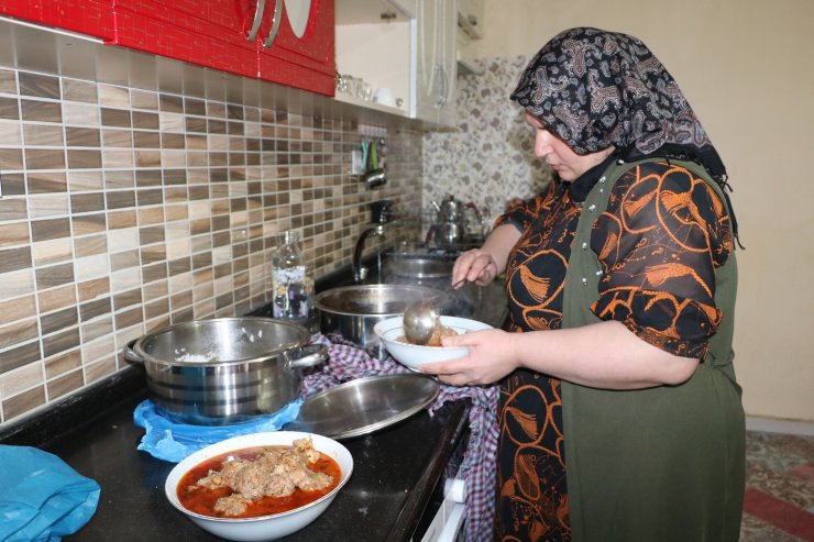 Türkiye'de ilk iftar Şemdinli'de açıldı